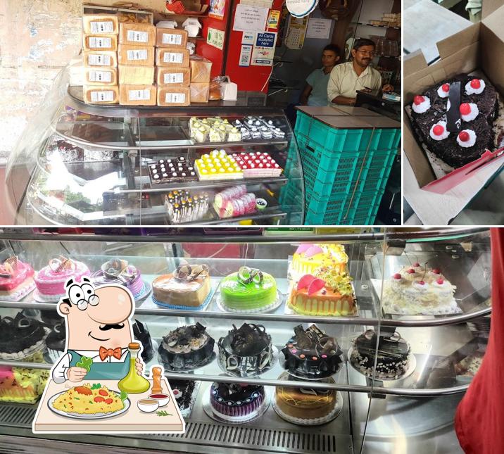 Food at Datta Bakery and Sweets Shop, Bhusawal
