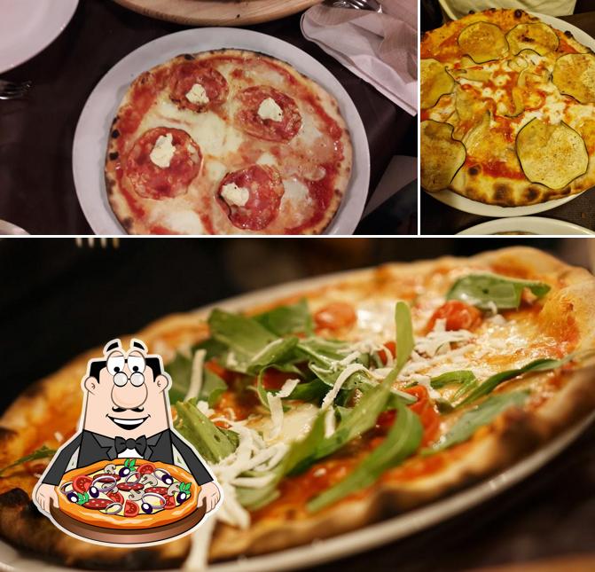 Ordina tra le svariate varianti di pizza