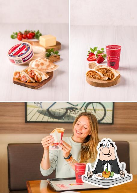 O Mini Kalzone Shopping Guararapes se destaca pelo comida e exterior