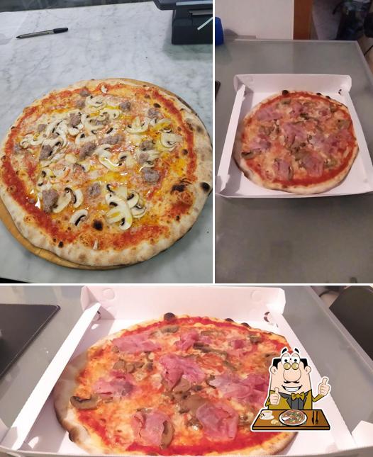 Prenditi una pizza a Nati Per La Pizza