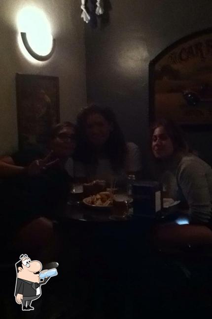 Prenditi un drink dal menu