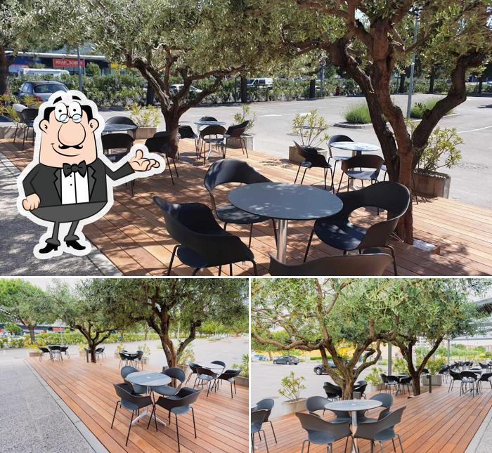 Dai un'occhiata agli interni di NEXT Cafe Koper