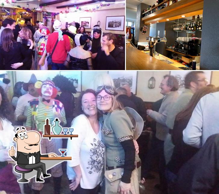 Tra le diverse cose da Auberge, Café et restaurant de l'Union si possono trovare la interni e vino