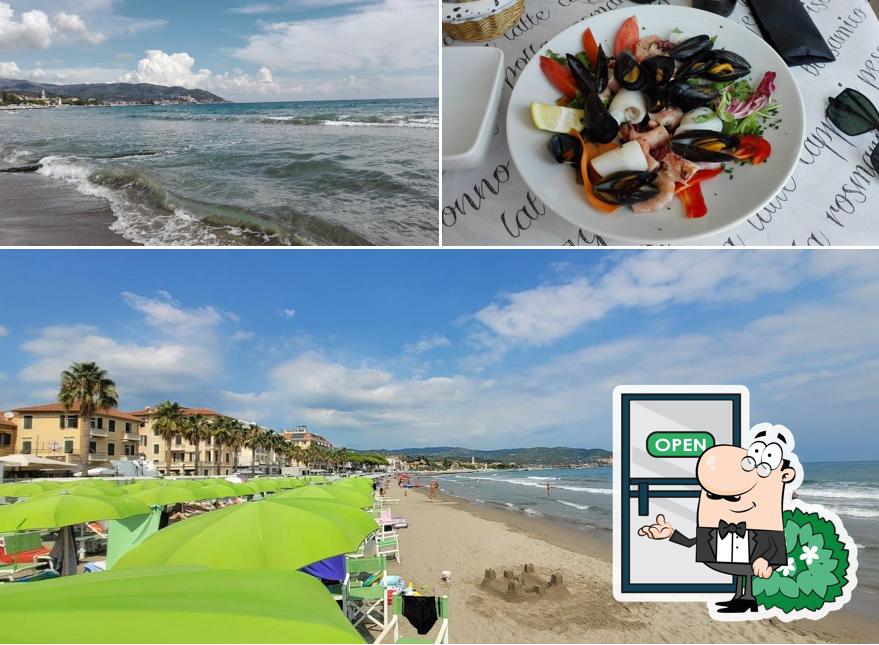 La foto di esterno e cibo da Spiaggia e Ristorante Kursaal Diano Marina