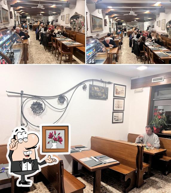 Dai un'occhiata agli interni di Bar Pizzeria Vecchia Napoli