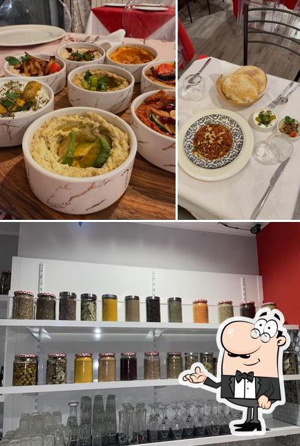 Leila restaurant si caratterizza per la interni e cibo