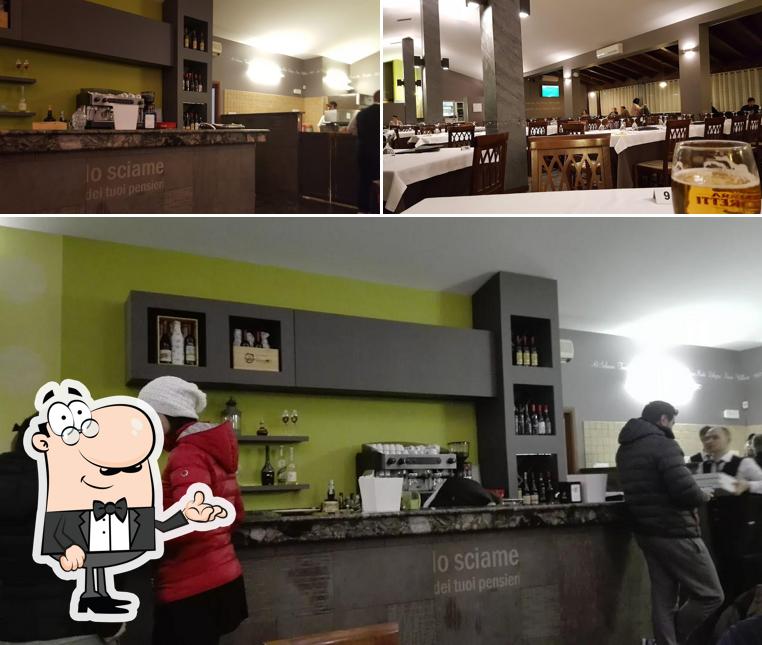 Dai un'occhiata agli interni di Stasera Pago Io