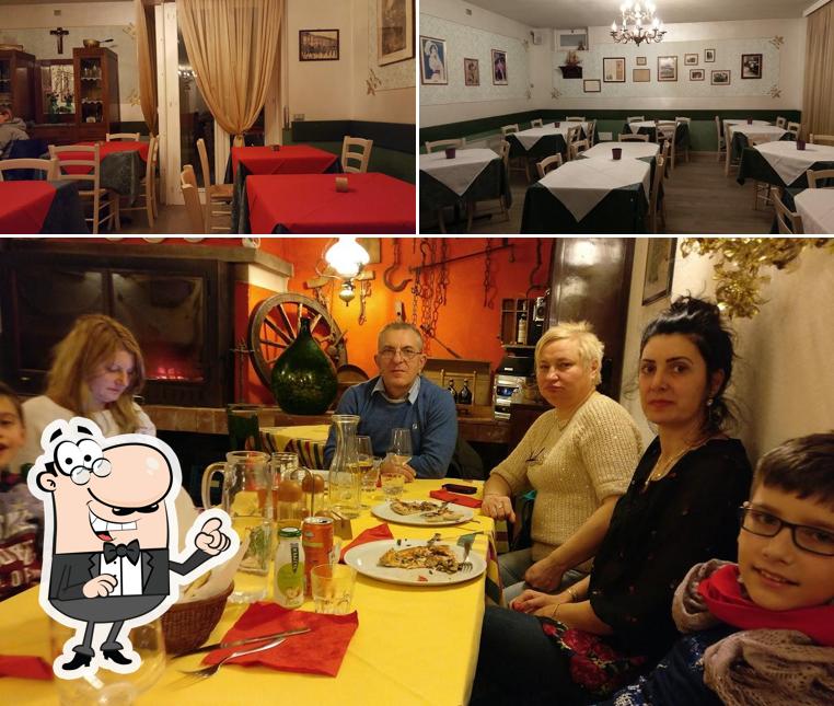 Gli interni di Pizzeria La Gogna