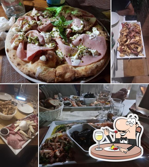 Cibo al Ristorante Montoni