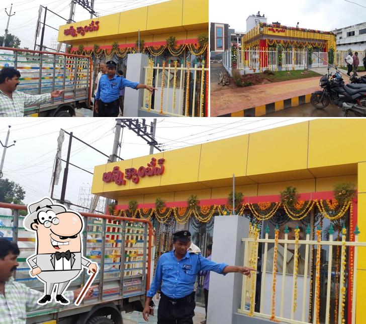 Check out how Anna Canteen looks outside