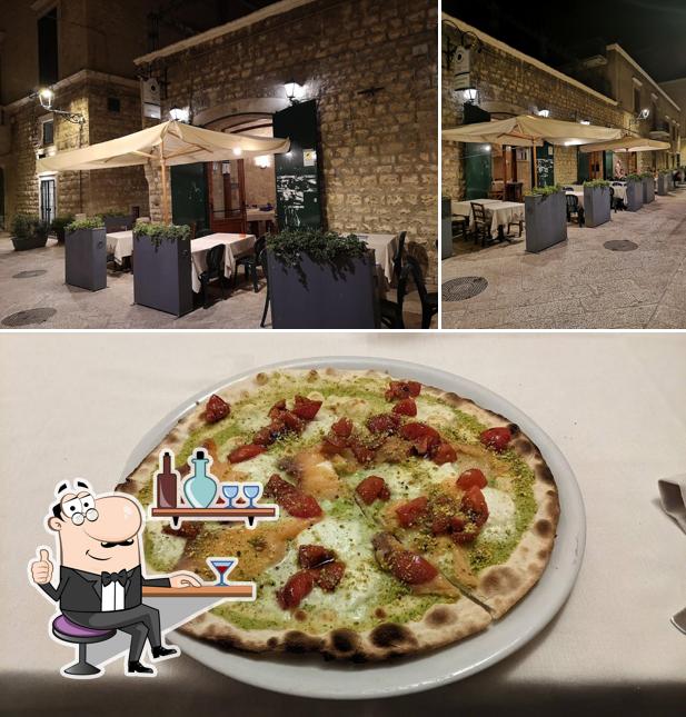 La interni e pizza del ristorante