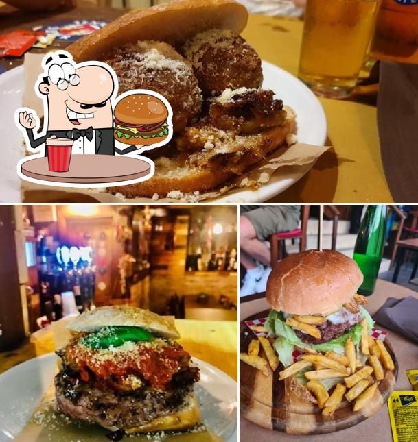 Prova uno dei tipi di hamburger proposti a Malocchio Pub Trattoria Del Panino