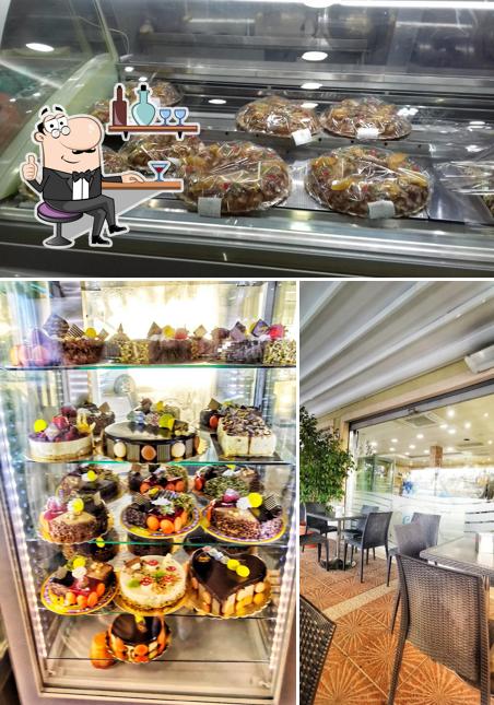 Siediti a un tavolo di Bar Serio