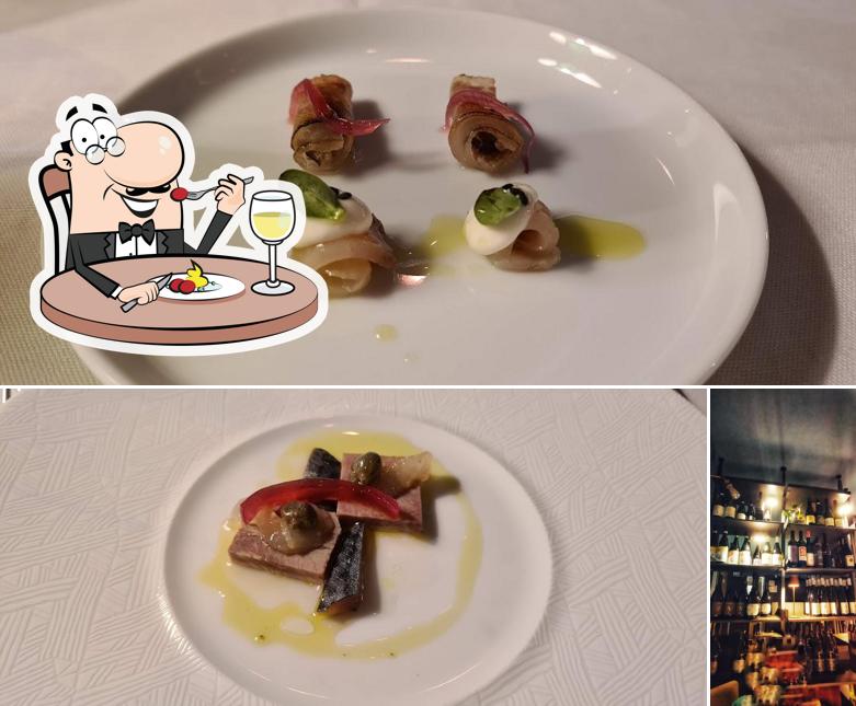 La cibo e interni del ristorante
