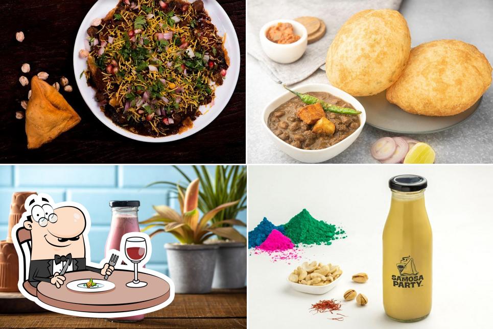 Food at Samosa Party Nexus Shantiniketan