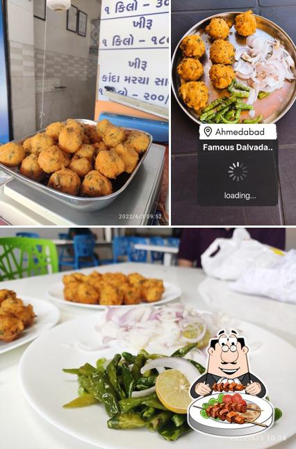 Food at Ambika Dalwada Old HLCC