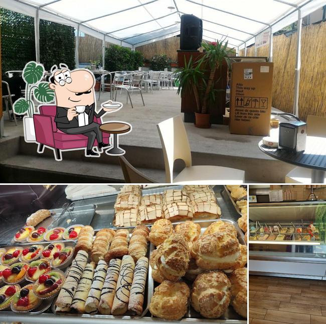 La immagine di interni e cibo da Bar Pasticceria Gelateria BIBÒ