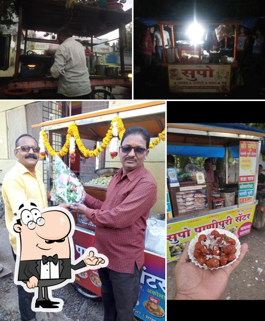 The interior of Mama Cha vadapav