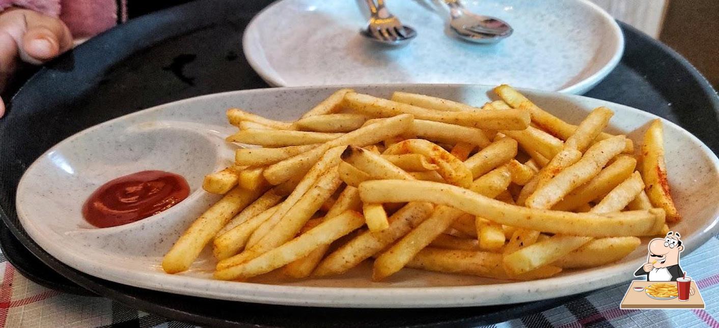 French fries at Ethnic Food & Cafe