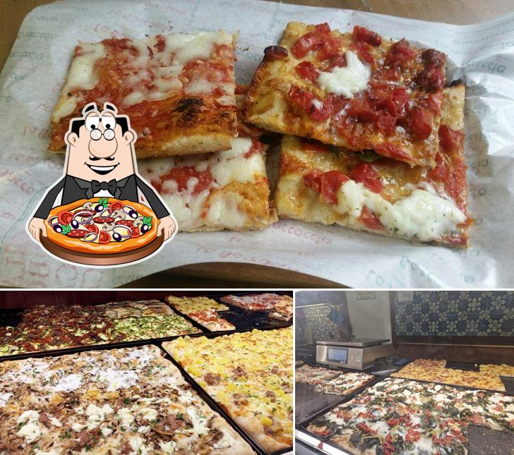 Scegli una pizza a Pizzeria La Boccaccia