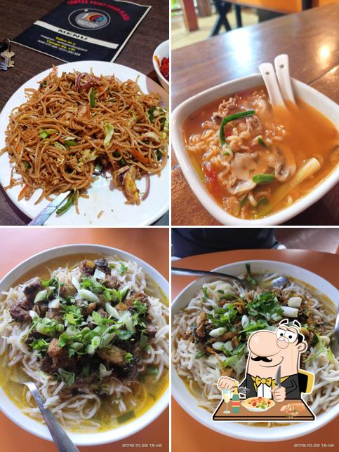 Pad thai at Centre Point Food Plaza