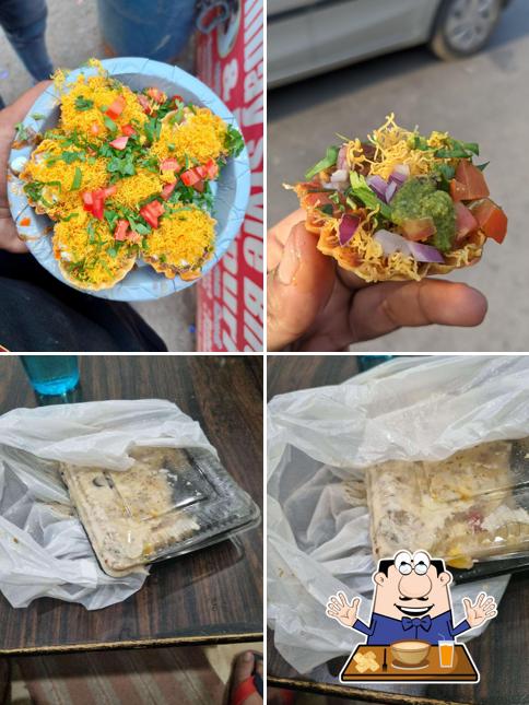 Food at Tiwari Bombay Bhel