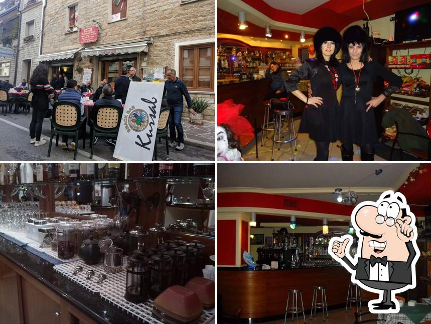 Siediti a un tavolo di Snack bar Kursal