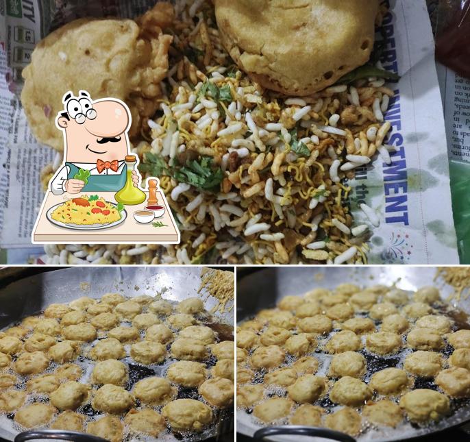 Food at Gavali Bhel Centre