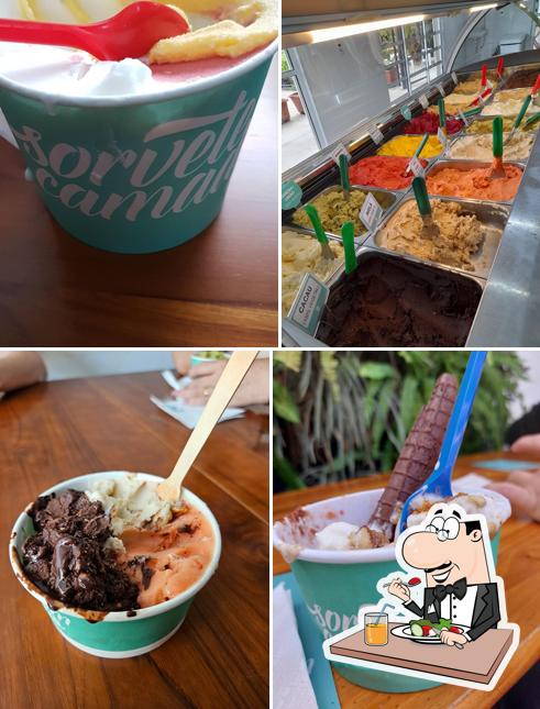 Platos en Sorvete em Camadas