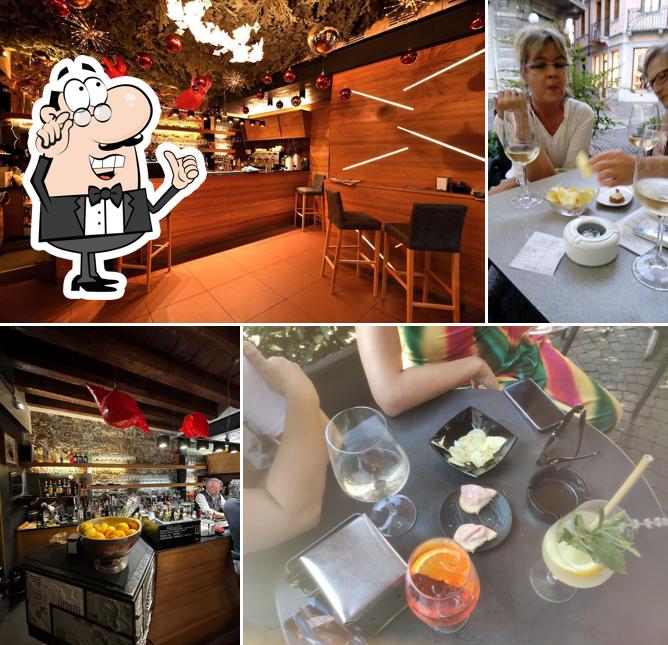Siediti a un tavolo di Caffè del Corso (da Rossi)
