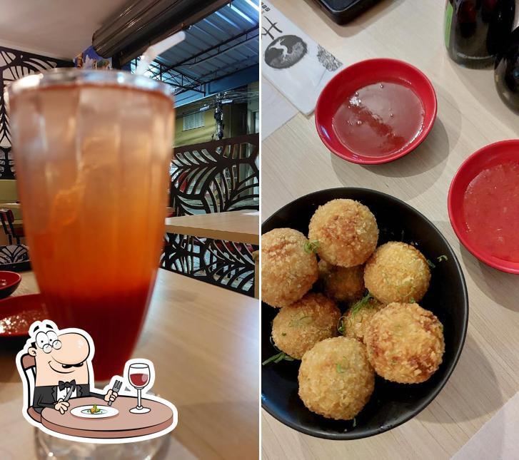 Comida em Hyuga Sushi Poços