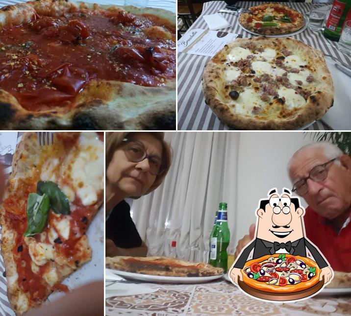 A Ristorante La Bruschetta, puoi prenderti una bella pizza
