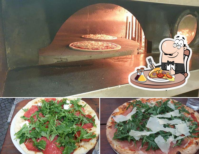 Ordina tra le molte varianti di pizza