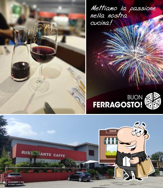 Questa è la immagine che mostra la esterno e vino di Ristorante Paviola - Pizzeria Zanzara Club