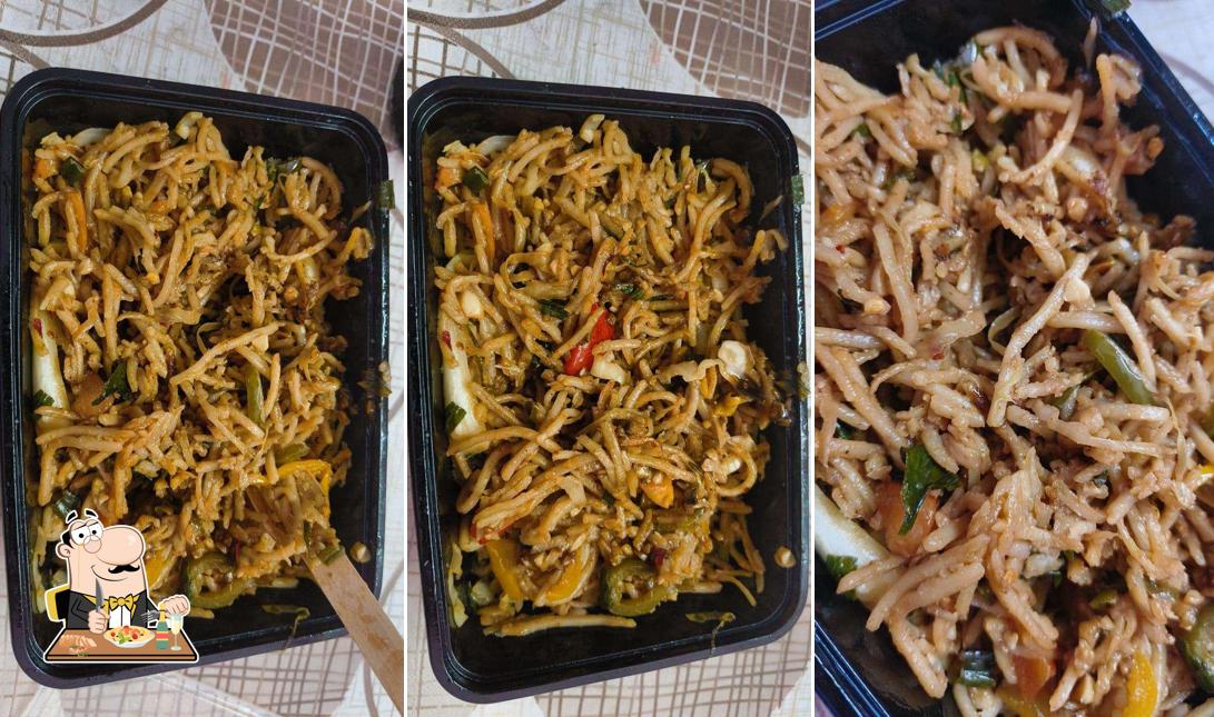 Pad thai at Club 27