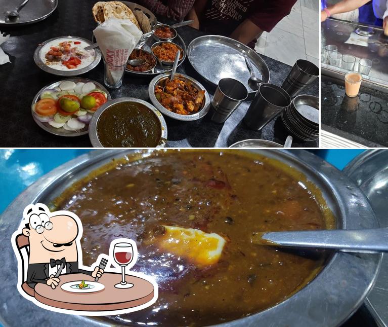 Lucky Vaishno Dhaba is distinguished by food and seo_images_cat_1172