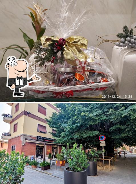 Gli interni di Cennini Pasticceria & Pizzeria