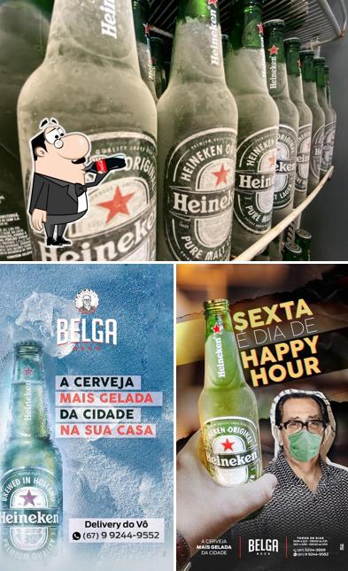 Tome uma bebida do menu