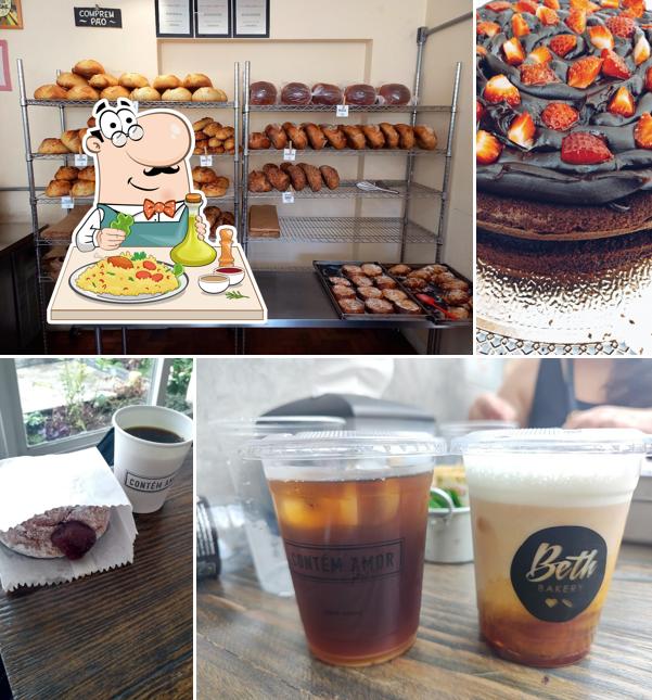 Platos en Beth Bakery