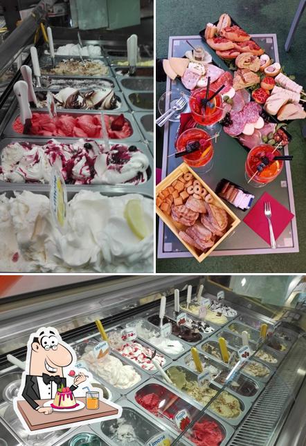 Bar Gelateria del Corso propone un'ampia gamma di dolci