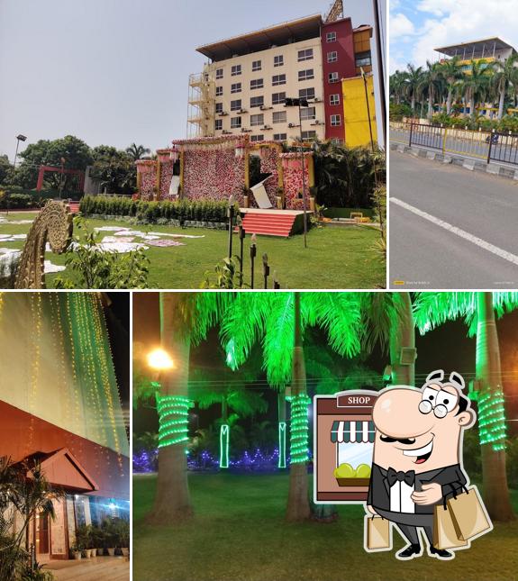 Check out the outside area of Hotel Reshumrao