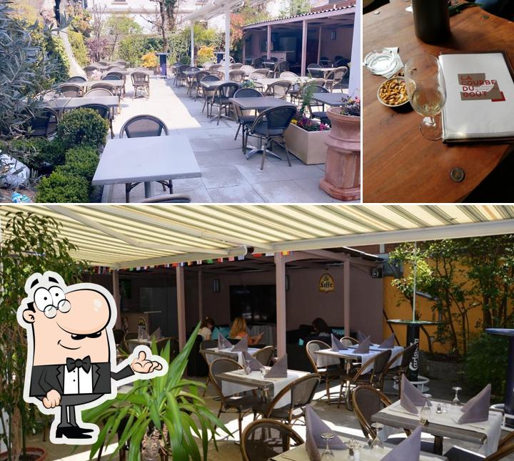 Gli interni di La courbe du goût, café restaurant de Grange-Canal