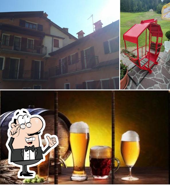 La immagine della interni e cibo di Bar-paninoteca Naani