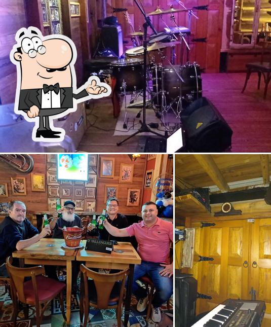O interior do O' VALLENGUER PUB
