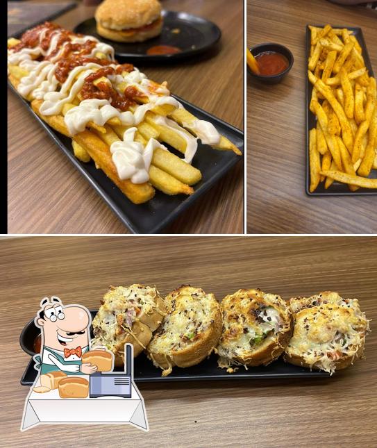 Garlic bread at Backbenchers Cafeteria