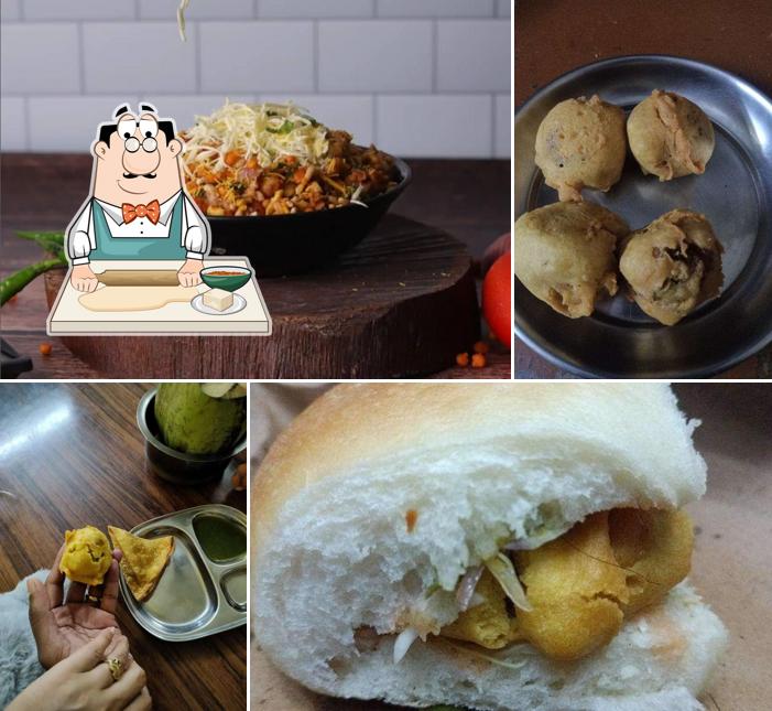 Samosa at Jaiswal vadapav center