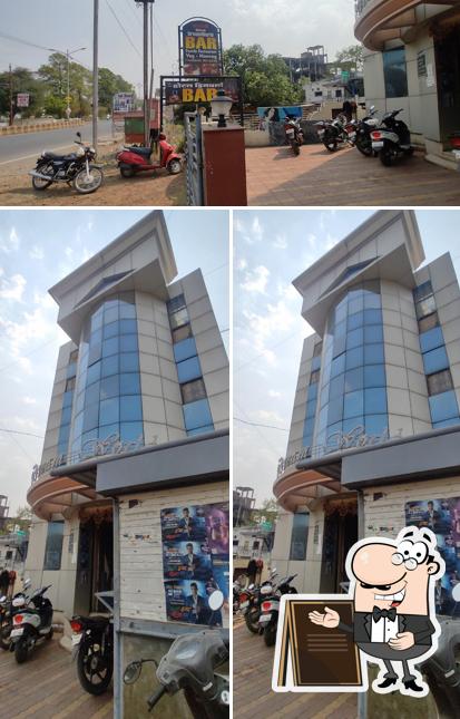 The exterior of Hotel Dreamworld Restaurant And Bar