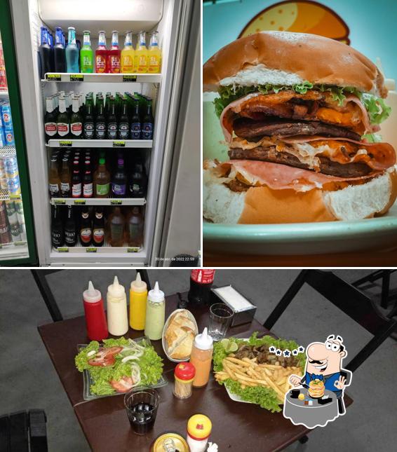 Dê uma olhada a ilustração apresentando comida e interior a Hamburgão Lanches - Edimar e Talita