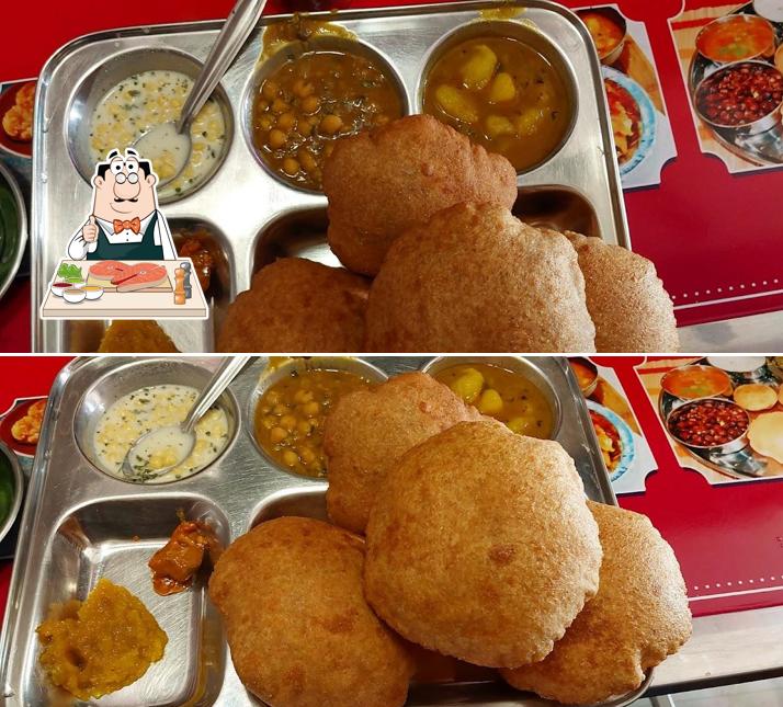 Lala RamBharosay Lal Chat Bhandar