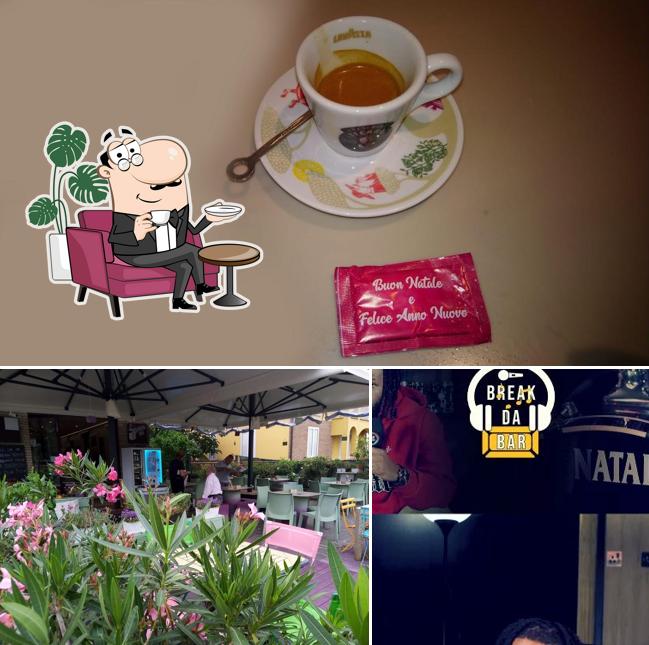 La immagine di interni e cibo da Break Bar di Famiani Sabrina